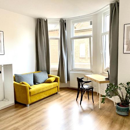 2 Rooms, Free Parking, 25 Min To Duesseldorf, 150 Mbps Wlan Duisburg Exteriér fotografie