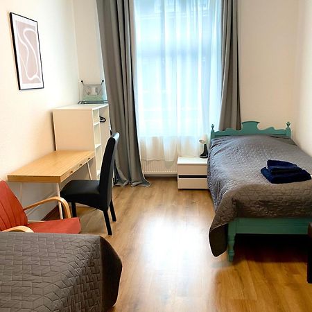 2 Rooms, Free Parking, 25 Min To Duesseldorf, 150 Mbps Wlan Duisburg Exteriér fotografie