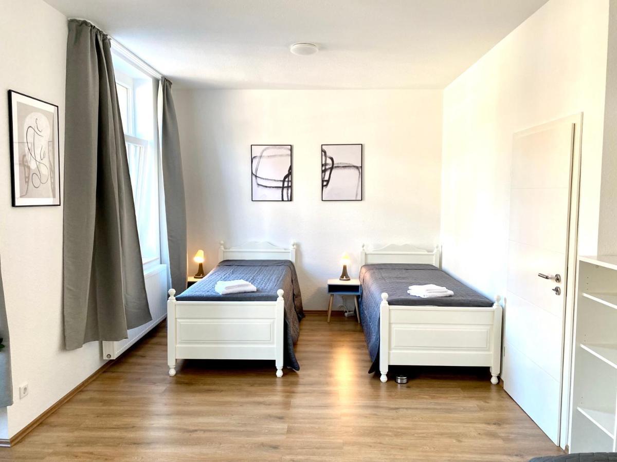 2 Rooms, Free Parking, 25 Min To Duesseldorf, 150 Mbps Wlan Duisburg Exteriér fotografie