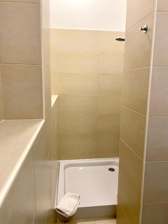 2 Rooms, Free Parking, 25 Min To Duesseldorf, 150 Mbps Wlan Duisburg Exteriér fotografie