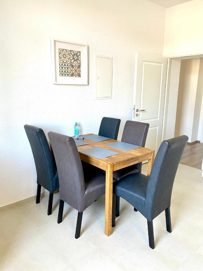 2 Rooms, Free Parking, 25 Min To Duesseldorf, 150 Mbps Wlan Duisburg Exteriér fotografie