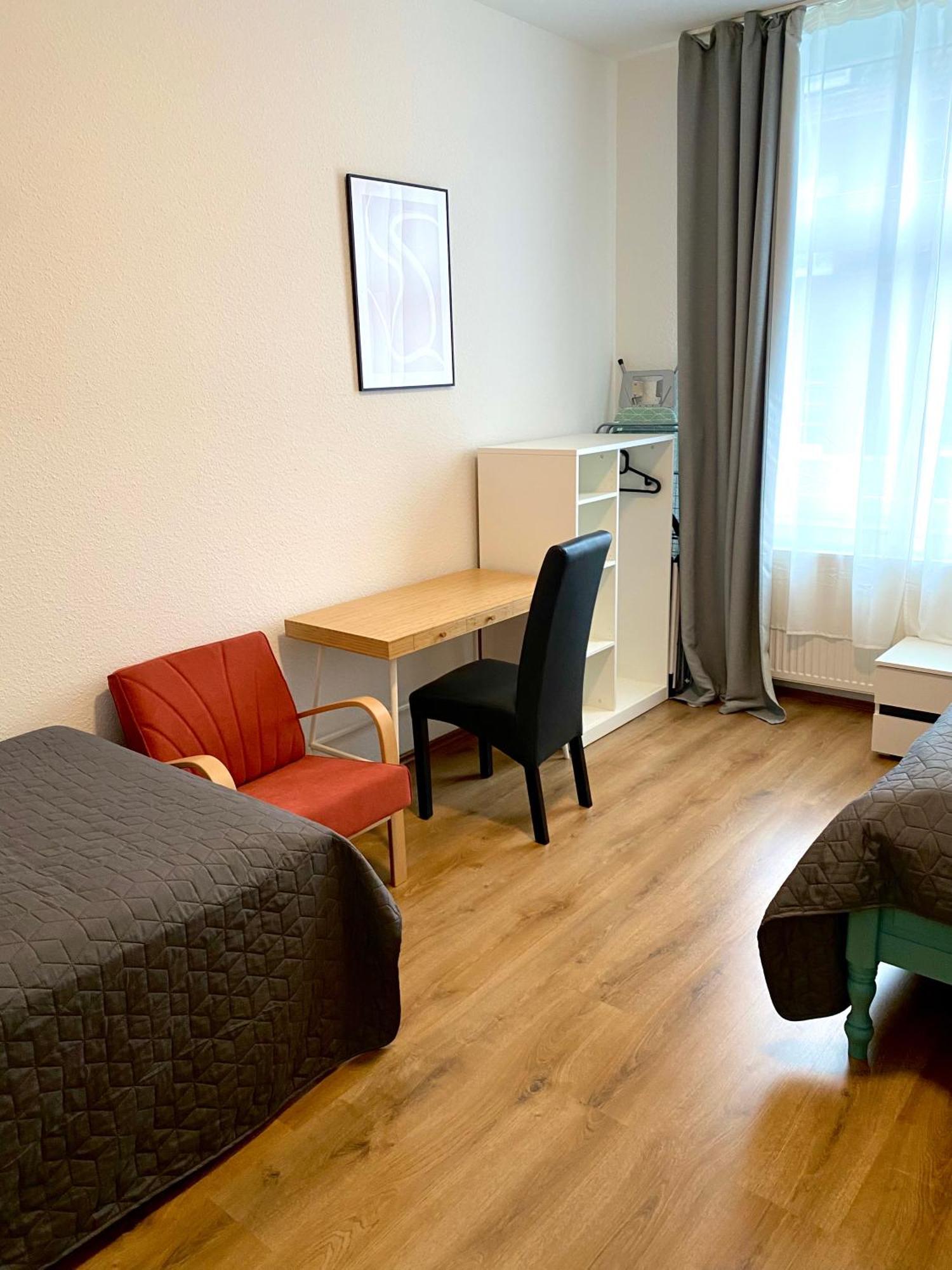 2 Rooms, Free Parking, 25 Min To Duesseldorf, 150 Mbps Wlan Duisburg Exteriér fotografie