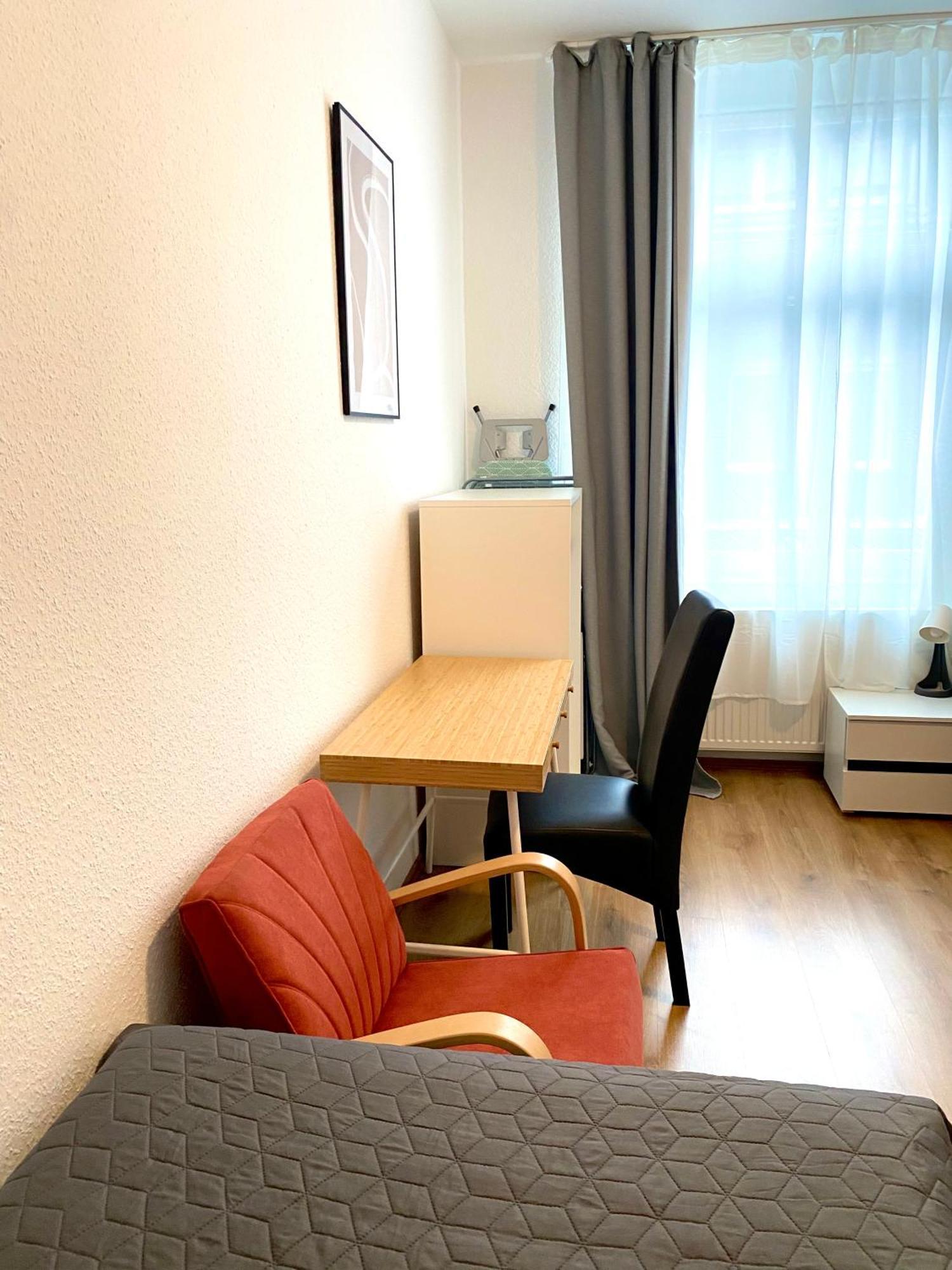 2 Rooms, Free Parking, 25 Min To Duesseldorf, 150 Mbps Wlan Duisburg Exteriér fotografie